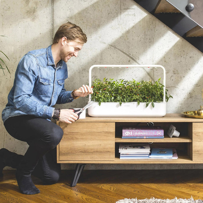 Click and Grow - The Smart Garden 9